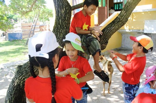 Around 450,000 USD donated to build schools on Sinh Ton island  - ảnh 1